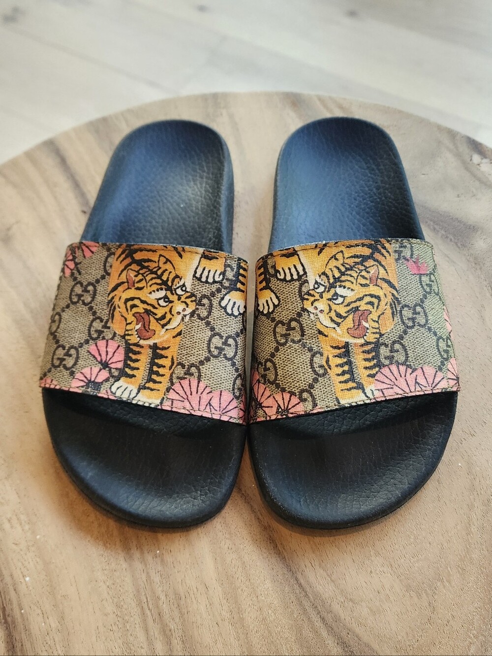 Gucci GG Supreme Bengal Tiger Slide Sandals Size 37